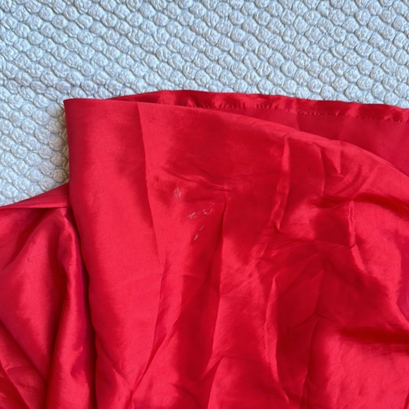 Bright red - Picture 8 of 8